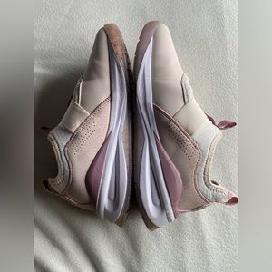 Clove Nurse Clara shoes sz 9